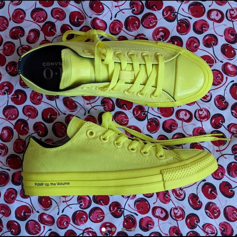 LIMITED EDITION Converse x OPI Low Tops